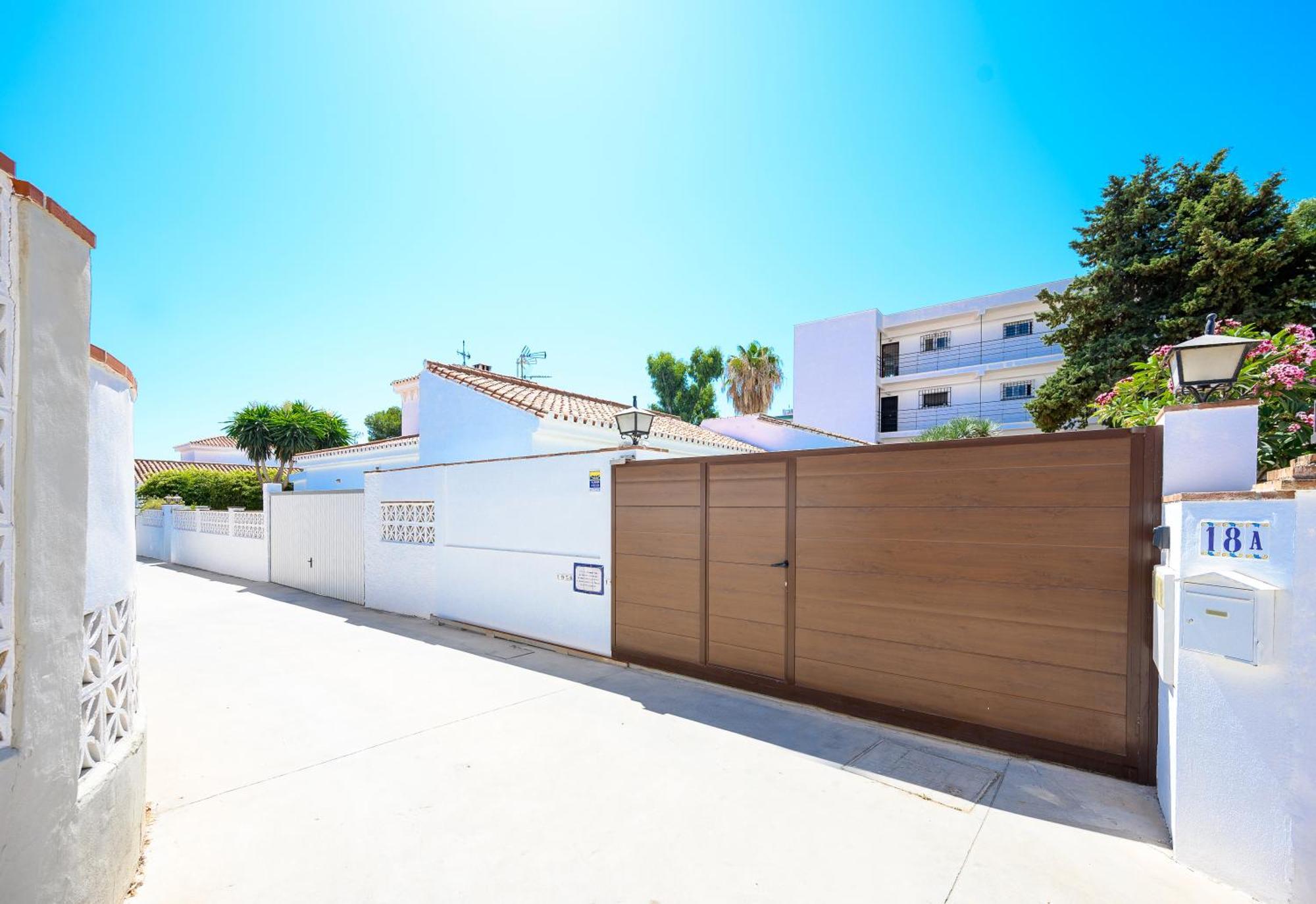 Chalet En Puerto Marina Benalmadena Exterior photo